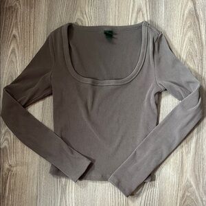 Ribbed grey long sleeve top